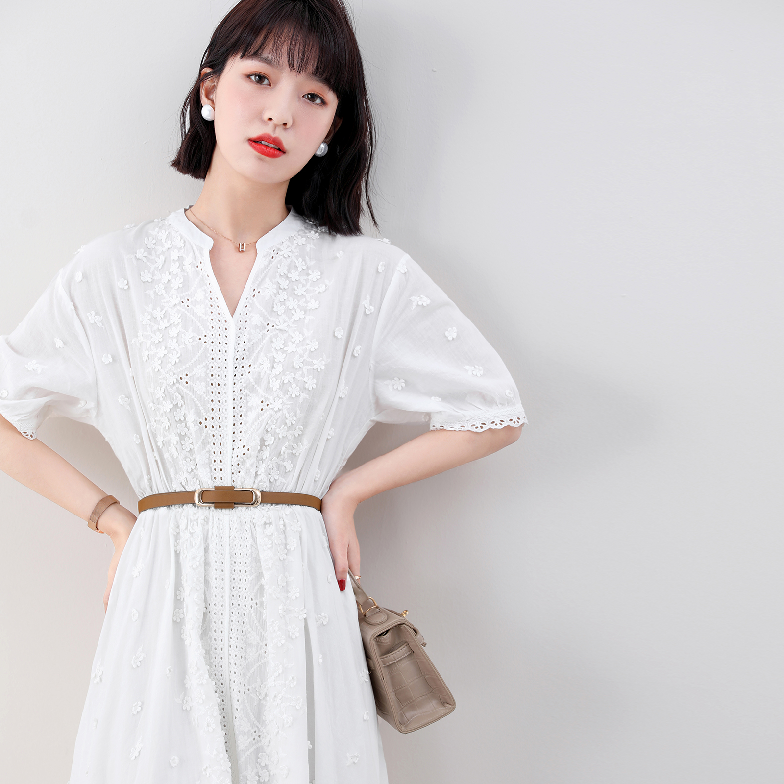 French white lace V tie with short sleeve dress 2023 new commuter cotton lazy medium dress