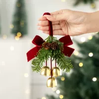 Рождественский кулон D5 из сосновой шишки три колокольчика-красный