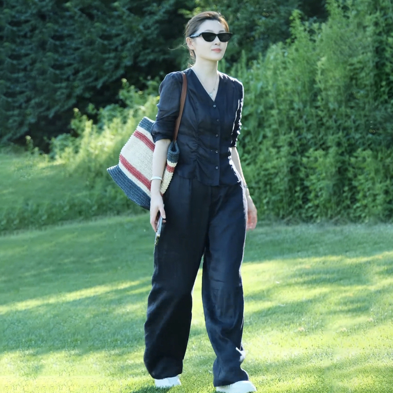 Old Money Style Linen V-Neck Fashion Suit for Women, Summer Minimalist Outfit, Waist-Cinching Slimming Shirt and Wide-Leg Pants Two-Piece Set Old Money Style Linen V-Neck Fashion Suit for Women, Summer Minimalist Outfit, Waist-Cinching Slimming Shirt and Wide-Leg Pants Two-Piece Set