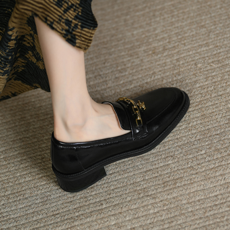 It is great to wear ~ new genuine leather retro chain one foot pedal Lefos shoes sloppy leather heels and single shoes