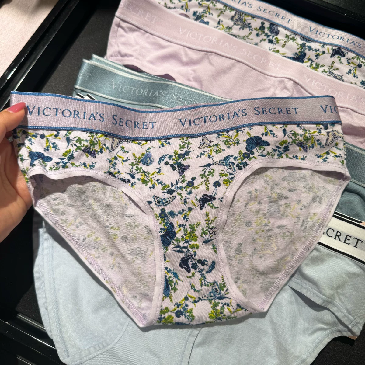 Comfortable pants, trousers, (Physicals), hip-accented