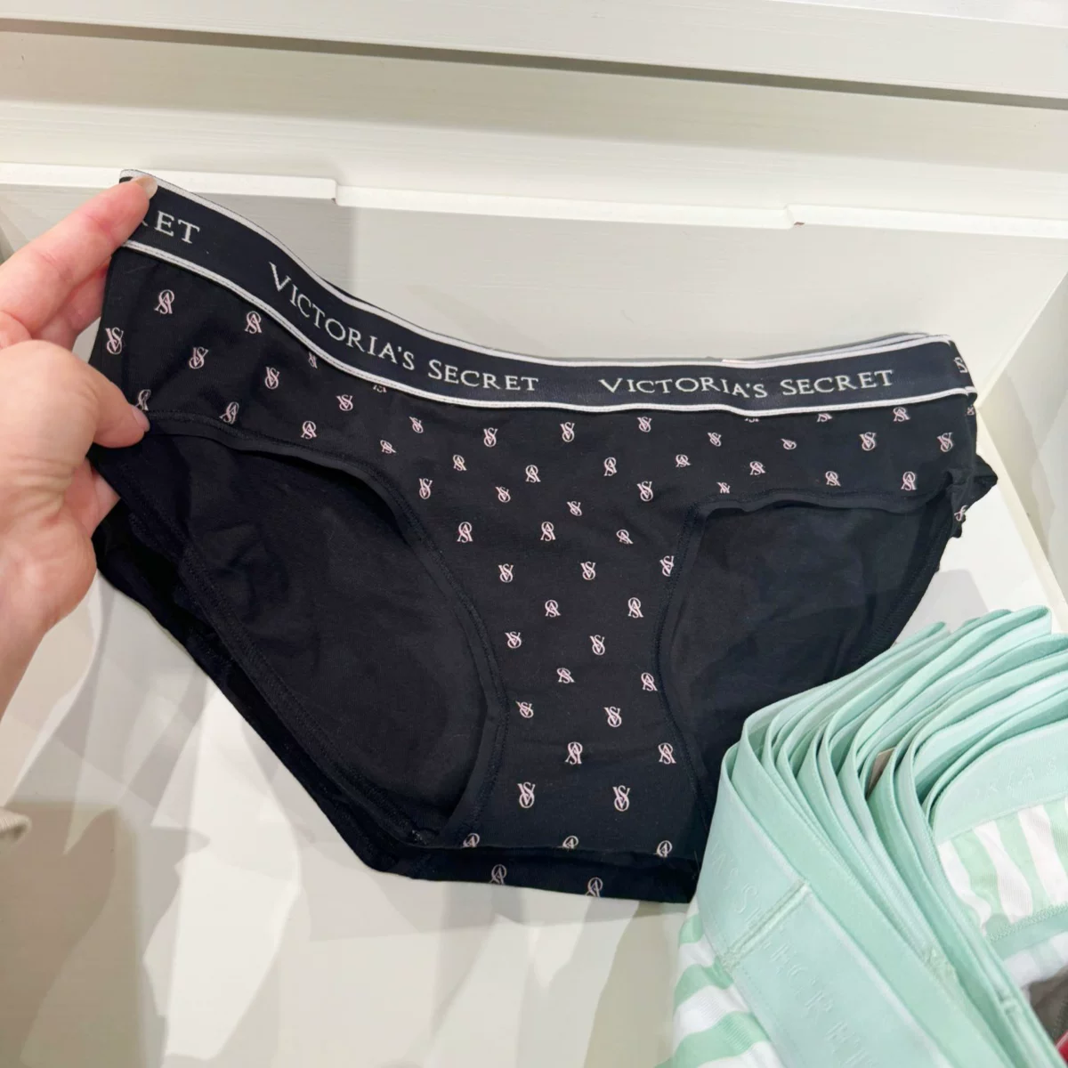 Comfortable pants, trousers, (Physicals), hip-accented