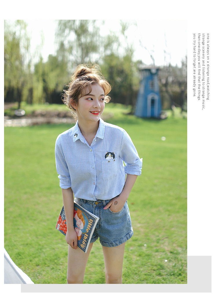 Mu Niu 2018 xuân hè mới Hàn Quốc thêu áo sơ mi nữ sọc dọc tay áo dài học sinh lỏng lẻo áo sơ mi sọc