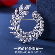 High-end brooch female Japan-ROK minimalist fashion round fashion suit big coat accessories advanced feeling light and luxurious birthday present