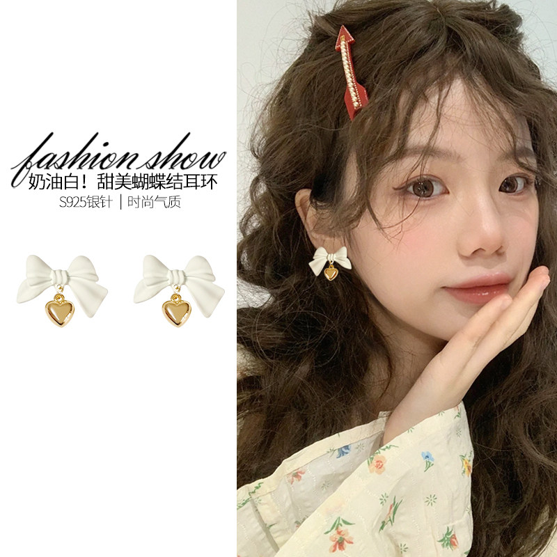 Cream White Butterfly Knot Ear Clip Without Earhole 2022 New Tide Temperament Advanced Design Sensation Fashion Earbutch Pendant