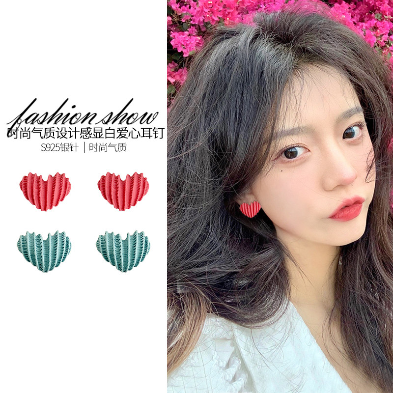 Irregular love ear clips without ear holes, cold wind, simple and unique earrings, high-end sense, niche fashion, all-match earrings