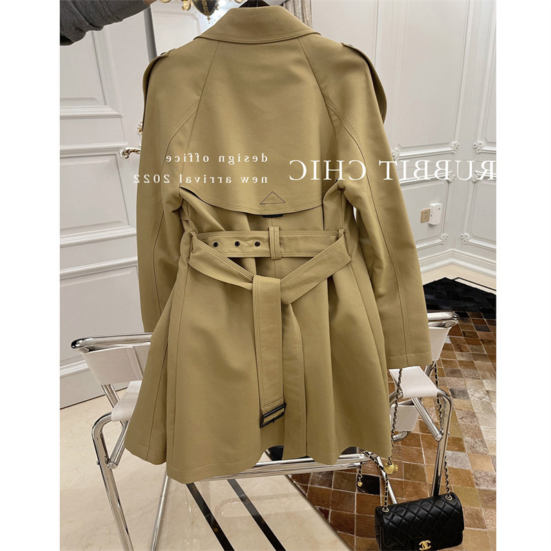 Early spring clothing advanced senses Don't make a sense of design Small crowdsourced short Spring and autumn models 100 hitchhiking women's clothing 2022 New wave