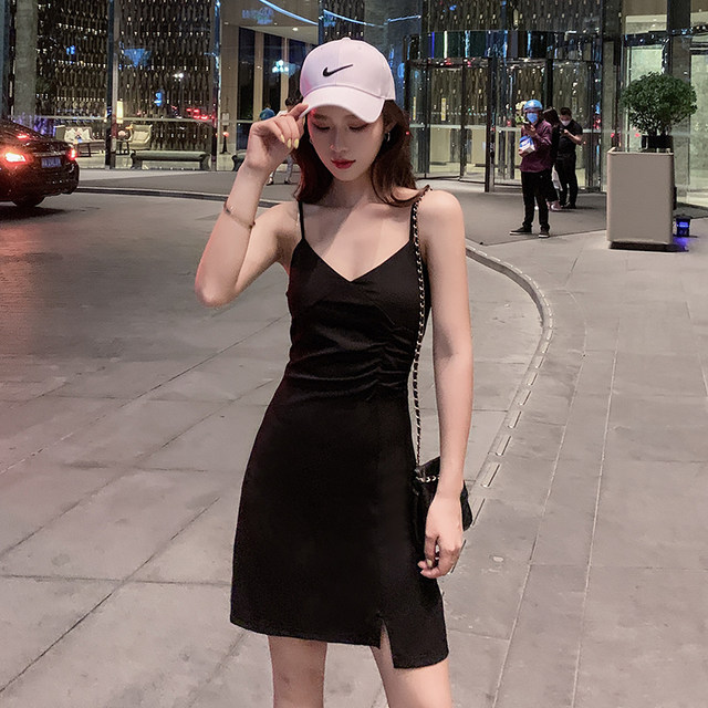 2024 Spring Women's New Niche Design Black Dress Women's Summer Small Sexy Slit Bottoming Suspender Skirt