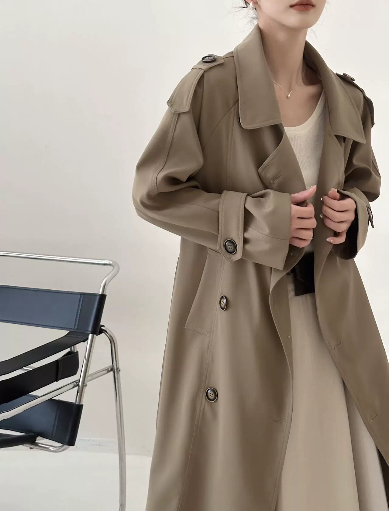 Весеннее длинное trench coat, куртка, тренд сезона, городской стиль