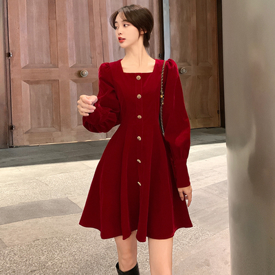 taobao agent Retro winter dress, red brace, skirt, plus size, French retro style, square neckline