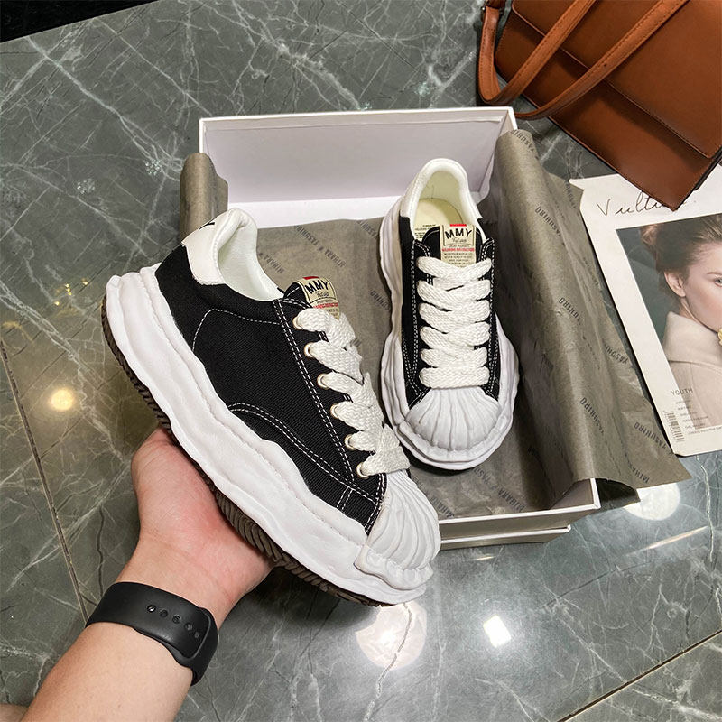 Round head Beiyu shell head Kang mmy Yuwenle the same dissolving shoes female Sanyuan inner heightened retro half slippers male