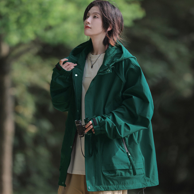 American-Style Hooded Outdoor Jacket for Women, New Spring and Autumn Model with Large Pockets, Unisex Windproof and Waterproof Mountaineering Jacket, Trendy American-Style Hooded Outdoor Jacket for Women, New Spring and Autumn Model with Large Pockets, Unisex Windproof and Waterproof Mountaineering Jacket, Trendy