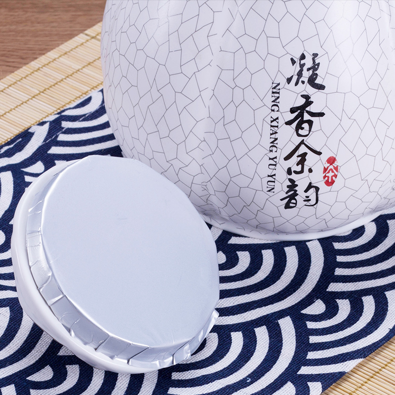 Jingdezhen ceramic tea pot seal "biluochun" household mini caddy fixings half jins of retro portable by hand