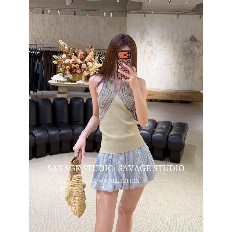 Savage Original Design Is Now Available! 26 Summer New Style Jia Mo Avenue V-Neck Embroidered Knit Halter Top Women's Sleeveless Top