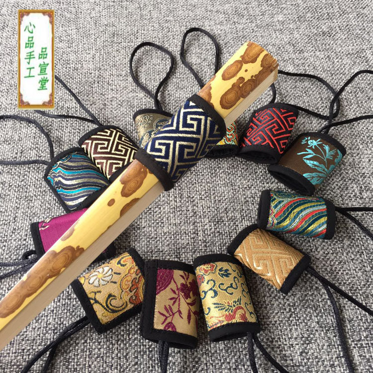 Pure handmade upscale fan stirrup 78910 inch text Play Folding Fan Wrap edge Buttoned Brocade Fan Ring Fan Anti-Deformation Cloth Bag