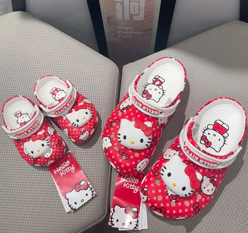 Crocs Sanrio Series Hello Kitty Kidsren's Classic Outdoor Clogs 210576 210577