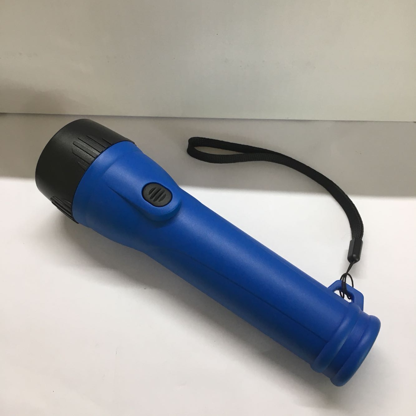 Rain and power outages Emergency lighting 3 Festival 5 Number of batteries LED flashlights Home seniors Car outdoor riding Night fishing