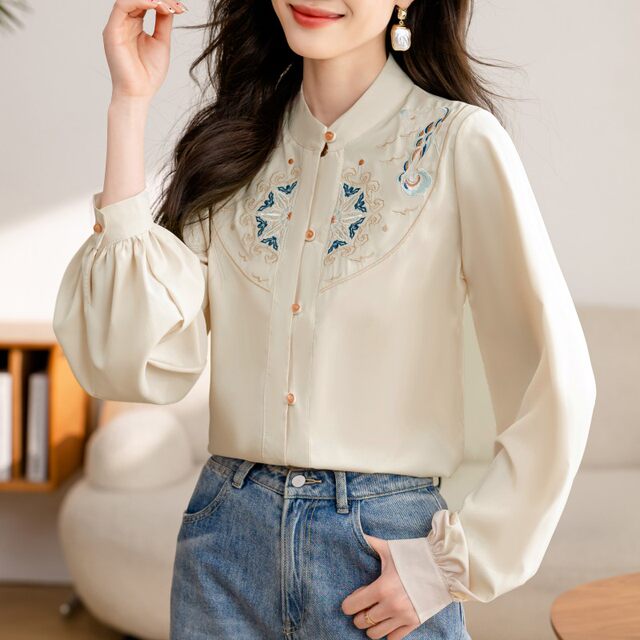 New Chinese style national style shirt for women, spring and autumn long-sleeved top with horse skirt, daily improved commuting embroidered shirt