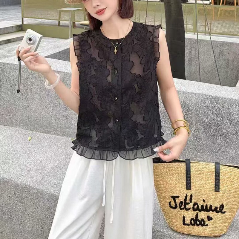 High-End Black Lace Sleeveless Vest Shirt for Women 2026 Summer Ruffled Lace Slimming Versatile Top