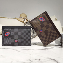 2021 new hand grab bag mens European and American fashion hand grip envelope bag large capacity waterproof and soft leather young hand carrying bag