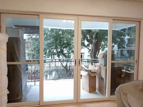 凤铝 Сверхпрочная, устойчивая к тайфунам, напольная раздвижная дверь с тремя направляющими и сеткой. Герметизация окна. Балконная дверь и окно из алюминиевого сплава, изготовленные на заказ.