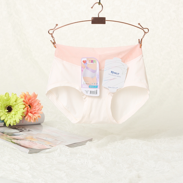 Slip jeunesse sexy en soie Ice - Ref 639814 Image 18