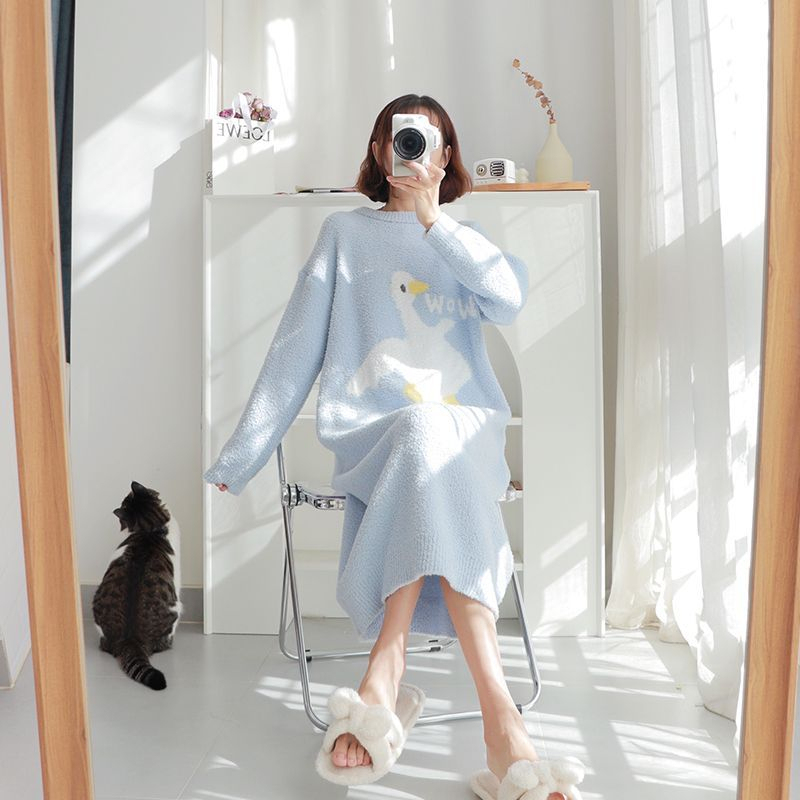 Big White Goose Nightgown for Women, Autumn and Winter Long Thick Coral Fleece Fashionable Korean Style Home Sleepwear, Can Be Worn Outside, Large Size Plush