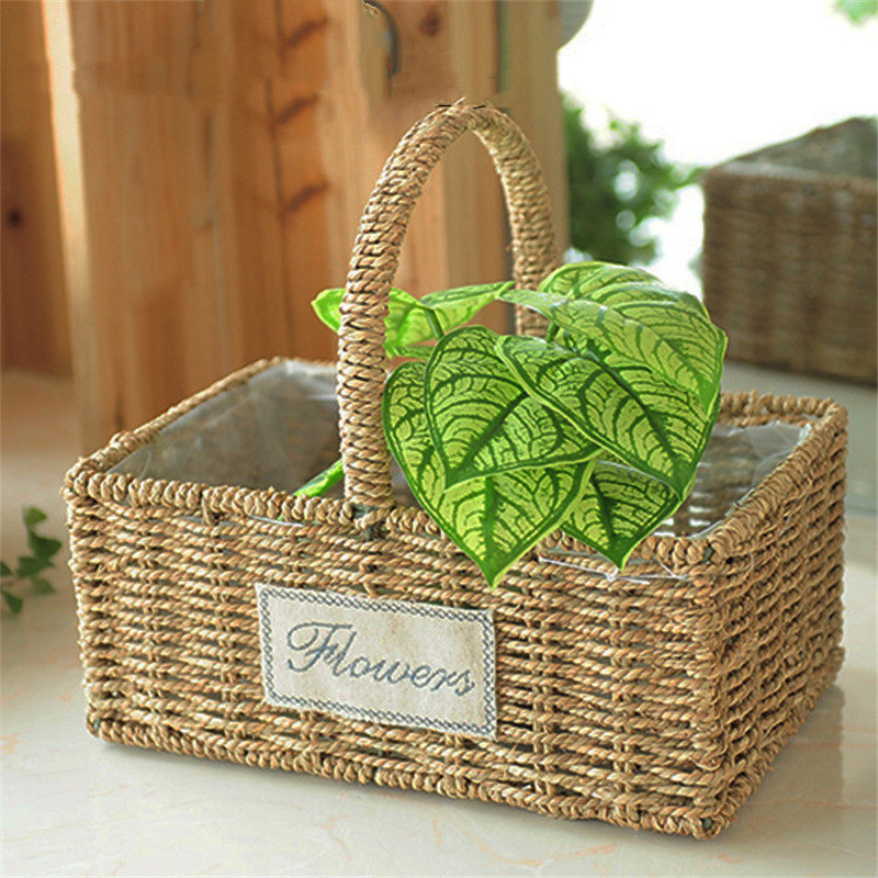 Handmade grass choreograpes basket vines Flower-flower arrangements with flowers dried flower floral floral floral decorations at the mercy of the picnic basket accompanied by