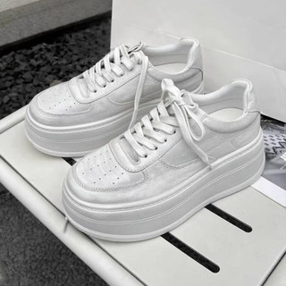 European Station 2026 Spring New Vintage White Sneakers for Women, Thick-Soled Height-Increasing Versatile Casual Sneakers, Comfortable Platform Shoes
