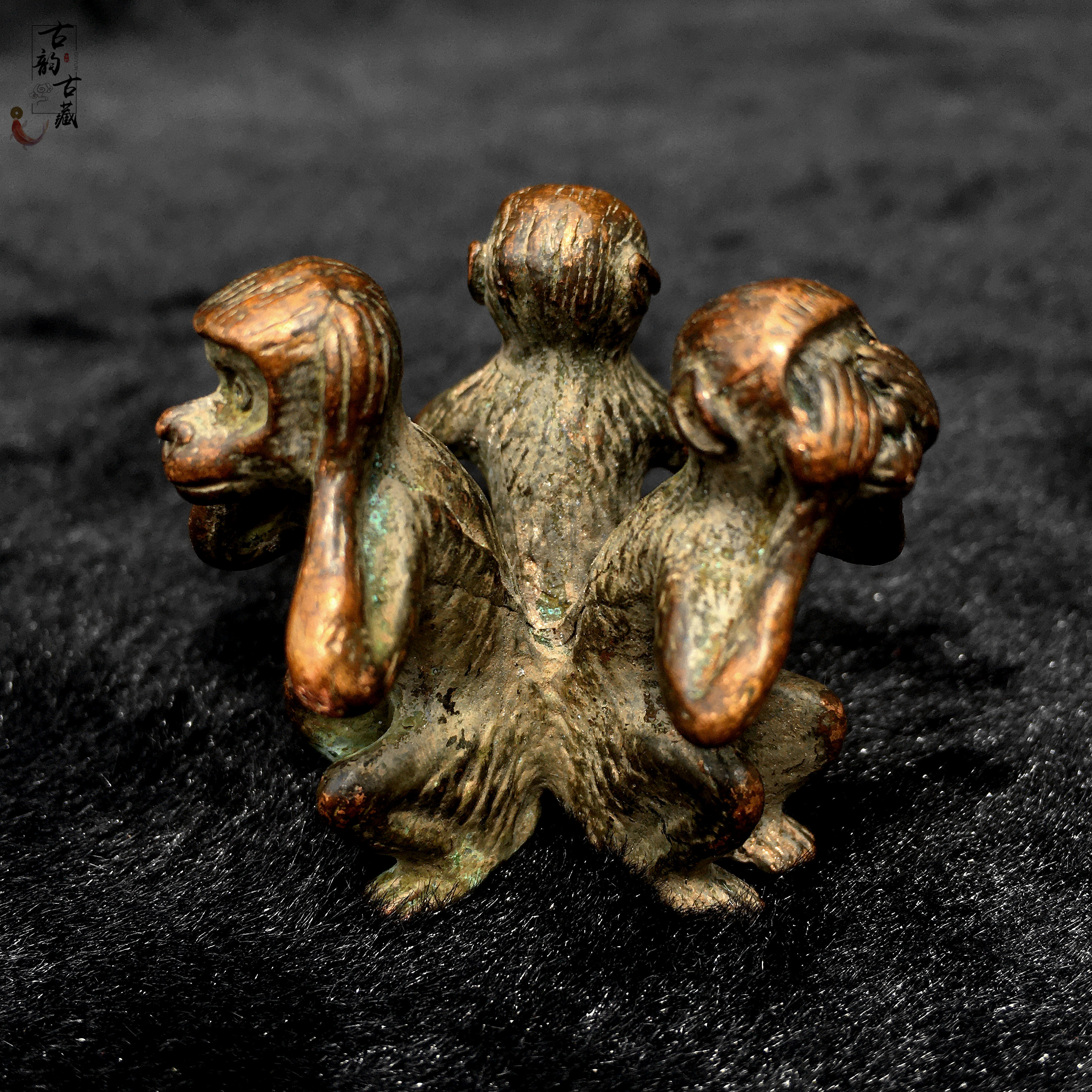 Antique old Three-nosed monkey tea spotting piece antique alloy copper plated without listening not to say monkey to decorate no Monkey