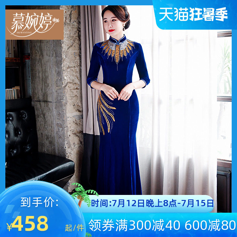 Improved gold velvet qipao 2022 new spring Mom dress wedding banquet Walking Show Fish Tail Dress in long version of dress