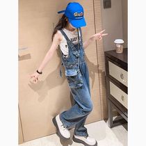 Girls denim suspenders summer 2024 new fashionable girls spring and autumn childrens and older childrens autumn clothes are cool and popular on the street