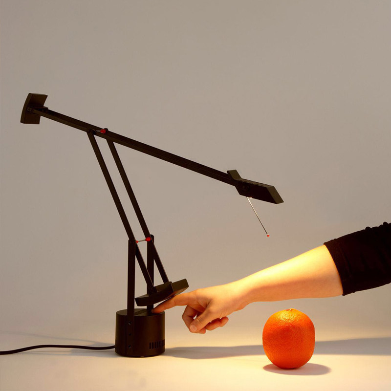 Artemide Tizio 现代创意可调光台灯 黑色 镇店之宝￥1352 天猫￥3499