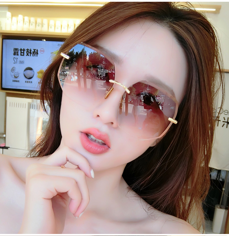 Hong Kong I Tgreg new sunglasses women's wins Han version Tidal Round Face UV Sun Glasses Street Pat driving glasses