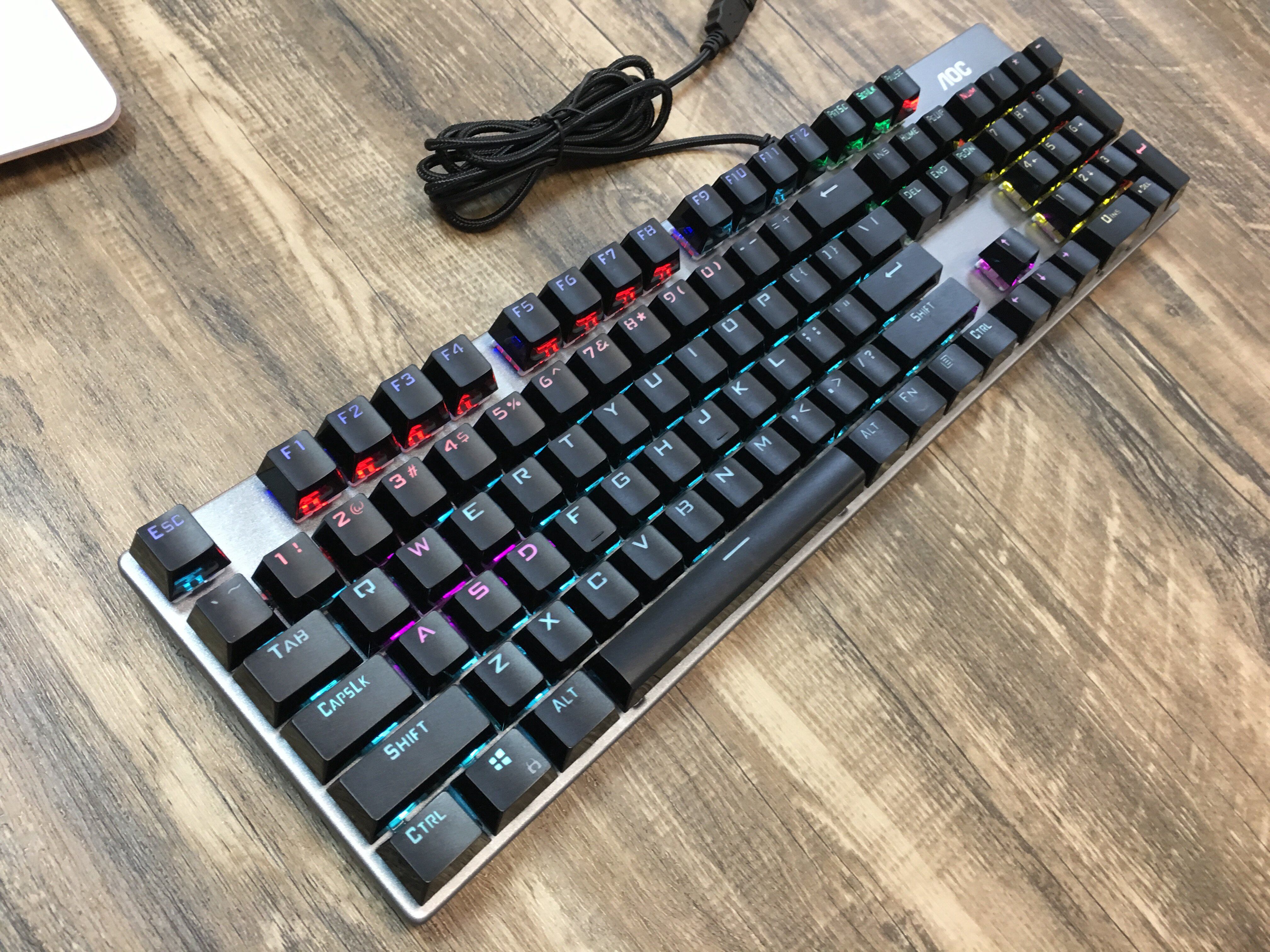 New Secondhand Stock Mechanical Keyboard 104 Key Green Shaft Full Key No Punch Eat Chicken Electric Race Game Keyboard