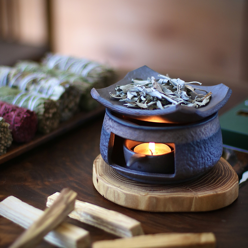 Shinshinri Handmade Japanese Incense Burner Ceramic Fireproof Roasting Natural Plant Cedar Sage Desktop Ornament
