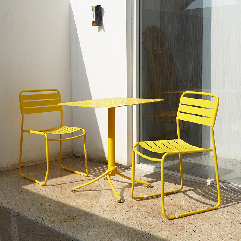 Balcony table and chairs Three sets of modern minimalist casual outdoor anti-rain roundtable small chair tea table combined leaning back chair