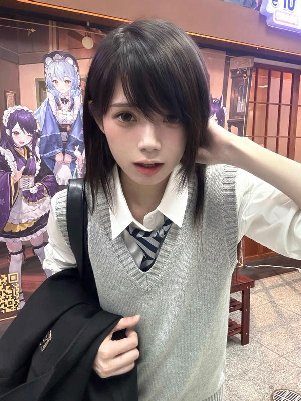 Original Japanese-Style Preppy Knitted Sweater Vest for Women, Suitable for School, Versatile for Layering in Spring and Autumn, V-Neck, Jk Solid Color Vest