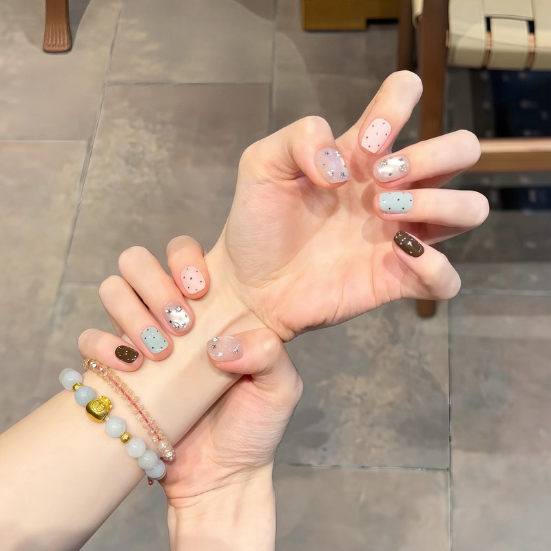 Spring and Summer New Colorful Star Polka Dot Cat-Eye Cute Style Brightening Short Style 2026 Nail Art Wearable Nails with a High-End Feel