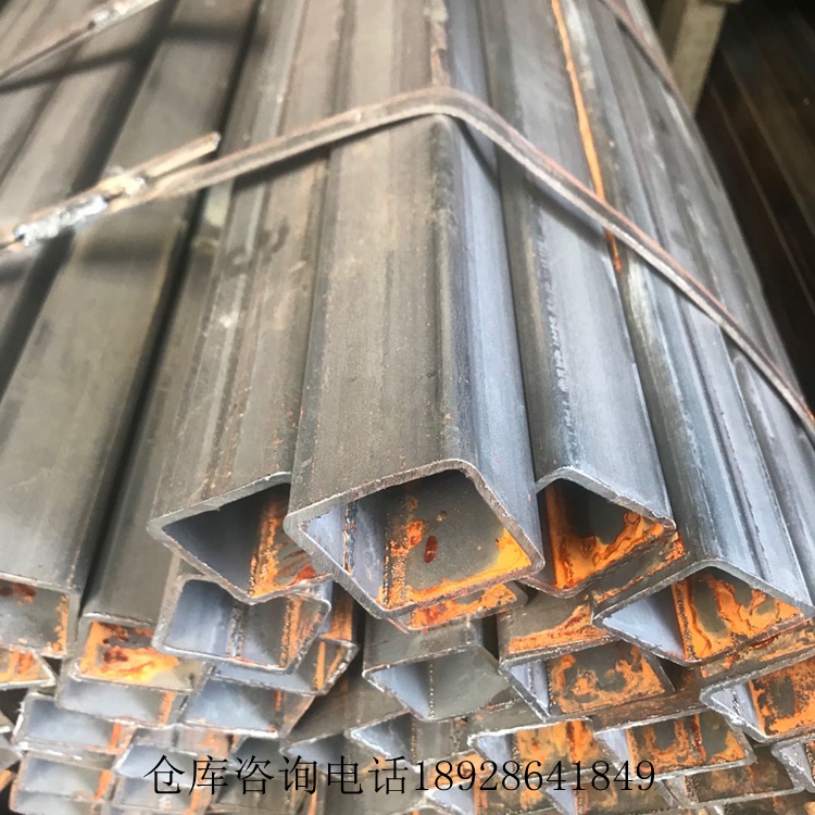 Cold launder furniture Q235 A3 iron square pipe 50 * 60 * 80 * 100 * 120 * 150 * 200mm black leather iron rectangular pipe