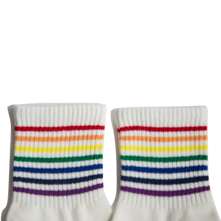 Vớ lưới màu đỏ vớ nữ cotton cầu vồng hoang dã vớ đại học gió thể thao nữ vớ vớ đường phố vớ nữ cổ ngắn