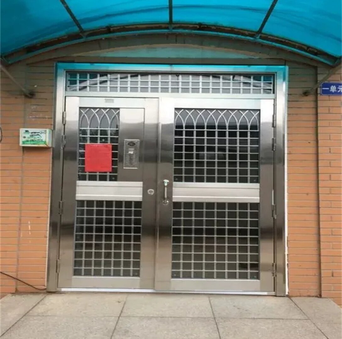 小区楼宇对讲门不锈钢单元栅栏门楼道入户门锌合金防盗门铁大门怎么选?-进户门-淘宝百科网