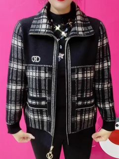 2025 new plaid coat for women, autumn and winter short zipper, fashionable middle-aged mother's top, versatile and age-reducing