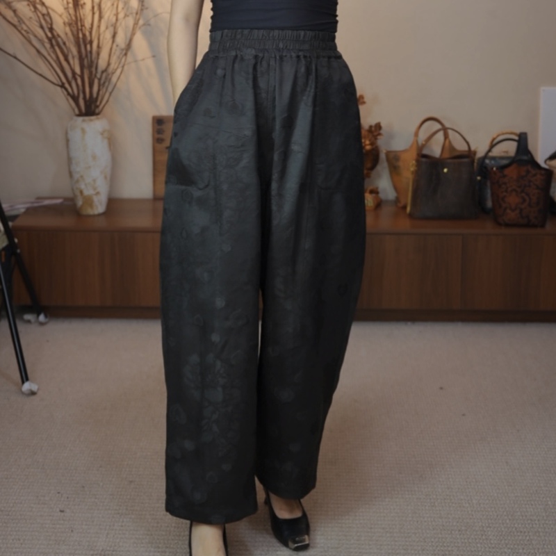 Qiao Jiangnan Xiangyunsha [Eastern Aesthetics] Xiangyunsha Heavy Satin Leather Small Bud Pants, Exclusive High-End Design for Clubs