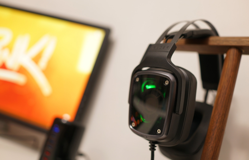 RAZER Razer Diam Demon 7.1V2 Игровая беспроводная карта звука наушники с Macaporphic Card Mathematology Card Sound Card
