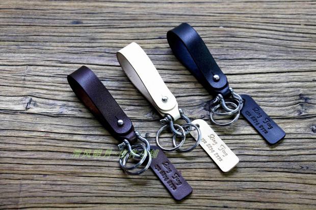 The first layer of cowhide keychain stainless steel retro simple vegetable tanning leather keychain car key case anti-lost key plate
