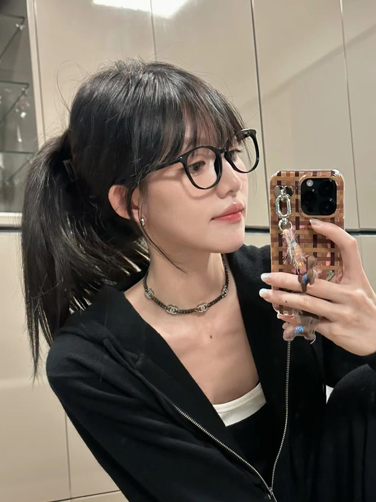 Korean Style Black-Framed Glasses for Women, Trendy and Natural-Looking, Suitable for Square and Round Faces, Makes the Face Look Smaller, Can Be Fitted with Prescription Lenses