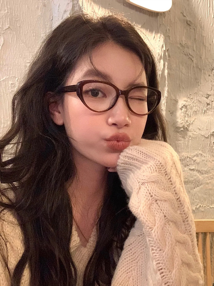 Retro Cat-Eye Glasses Frame for Women, a Makeup-Free Essential, Can Be Fitted with Prescription Lenses for Nearsightedness, Blue Light Blocking, Flattering for Square and Round Faces, Non-Prescription Glasses