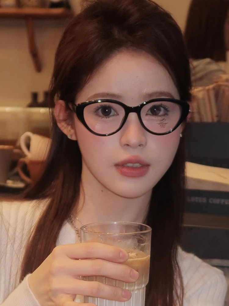 Retro Cat-Eye Glasses Frame for Women, a Makeup-Free Essential, Can Be Fitted with Prescription Lenses for Nearsightedness, Blue Light Blocking, Flattering for Square and Round Faces, Non-Prescription Glasses