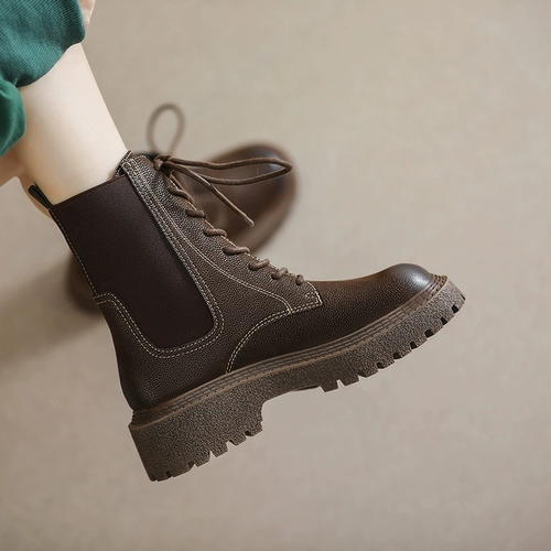 Martens, утепленные ретро короткие сапоги в английском стиле на платформе, ботинки, в британском стиле, коллекция 2022, средней длины, визуально стройнят